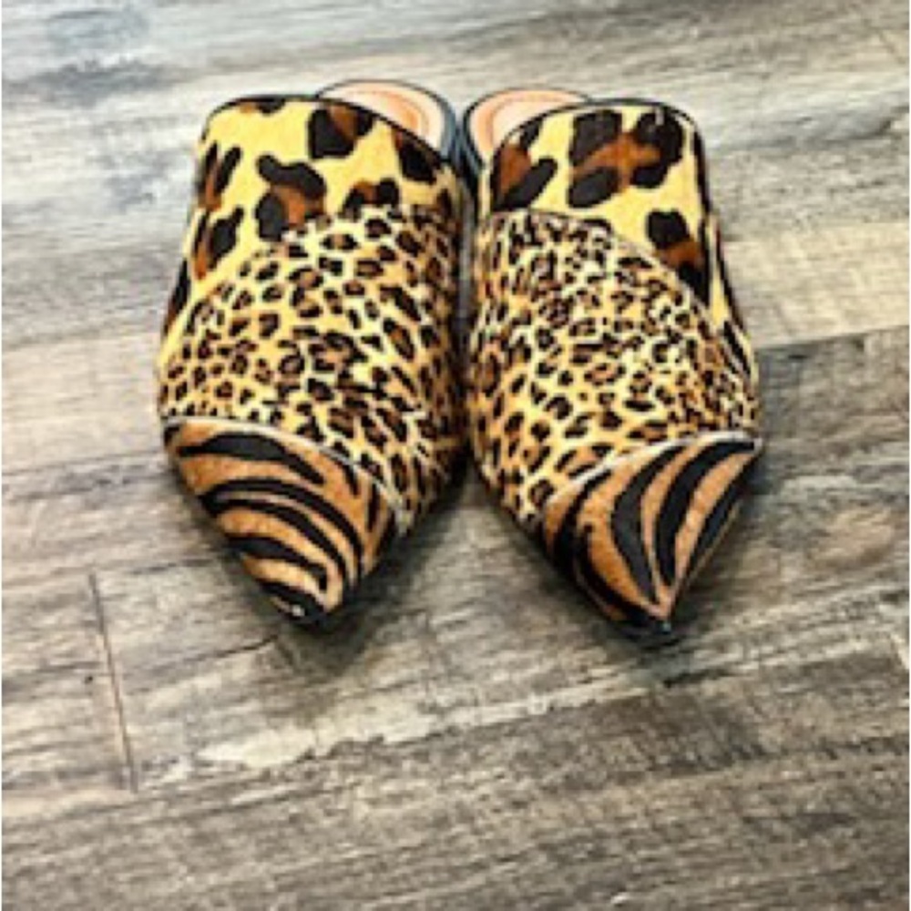 Santa Lolla Brown Animal Print Slide In Mules / Size: 7 / Item# 1-26054